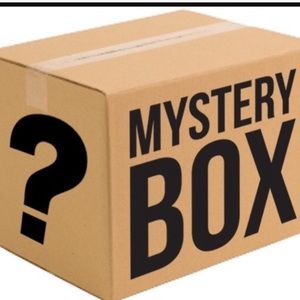 Box of boys clothing size 12-18 months